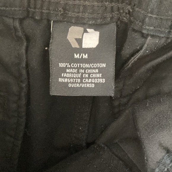 Black cargo shorts - Picture 2 of 5